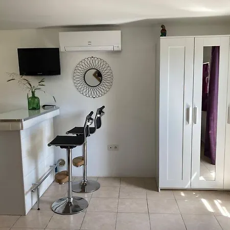 Semesterbostad A 200m Du Centre De Vecchio. *